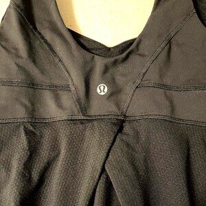 Lululemon black tank top drawstring cinch bottom Pleated Back Size 8 Logo